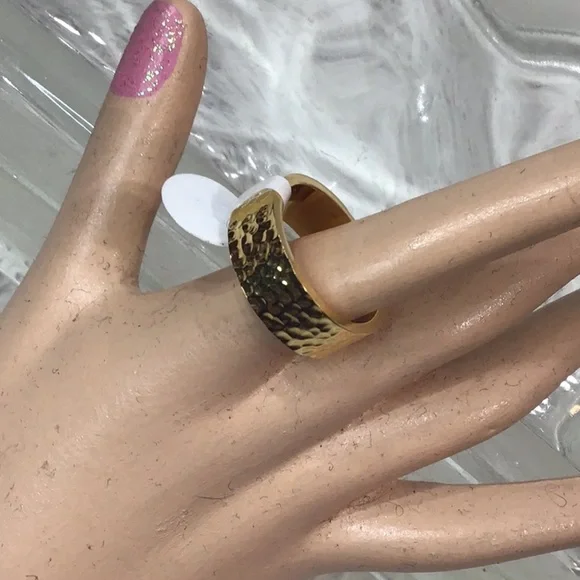 Titanium band gold color hammered finish 9 - Picture 3 of 6